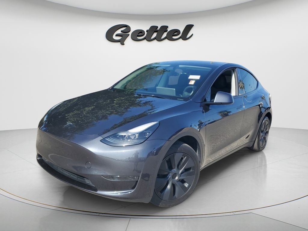 2025 Tesla Model Y Long Range Rear Wheel Drive's photo