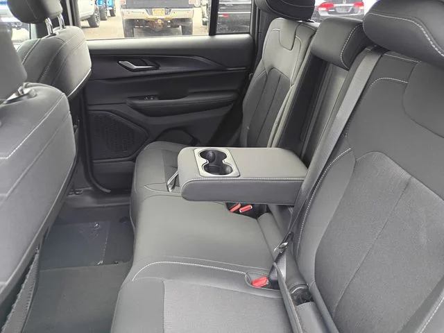 New 2026 Silver Zynith Exterior Paint Jeep Laredo X image 20