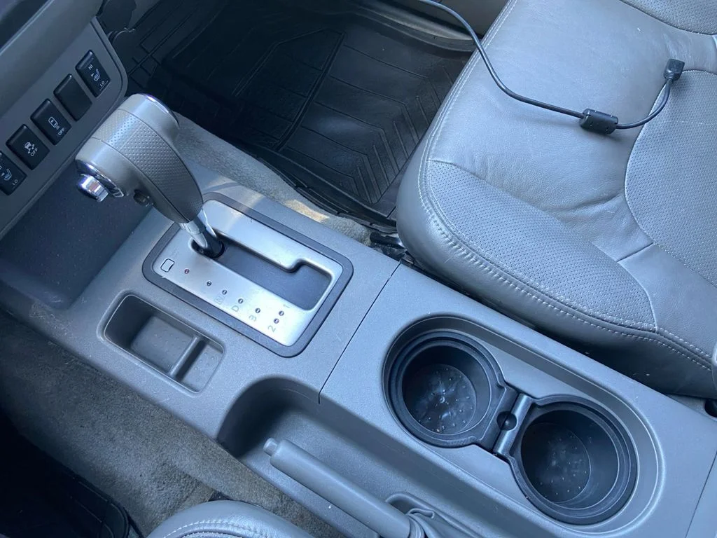 Used 2013 Silver Nissan SL image 16