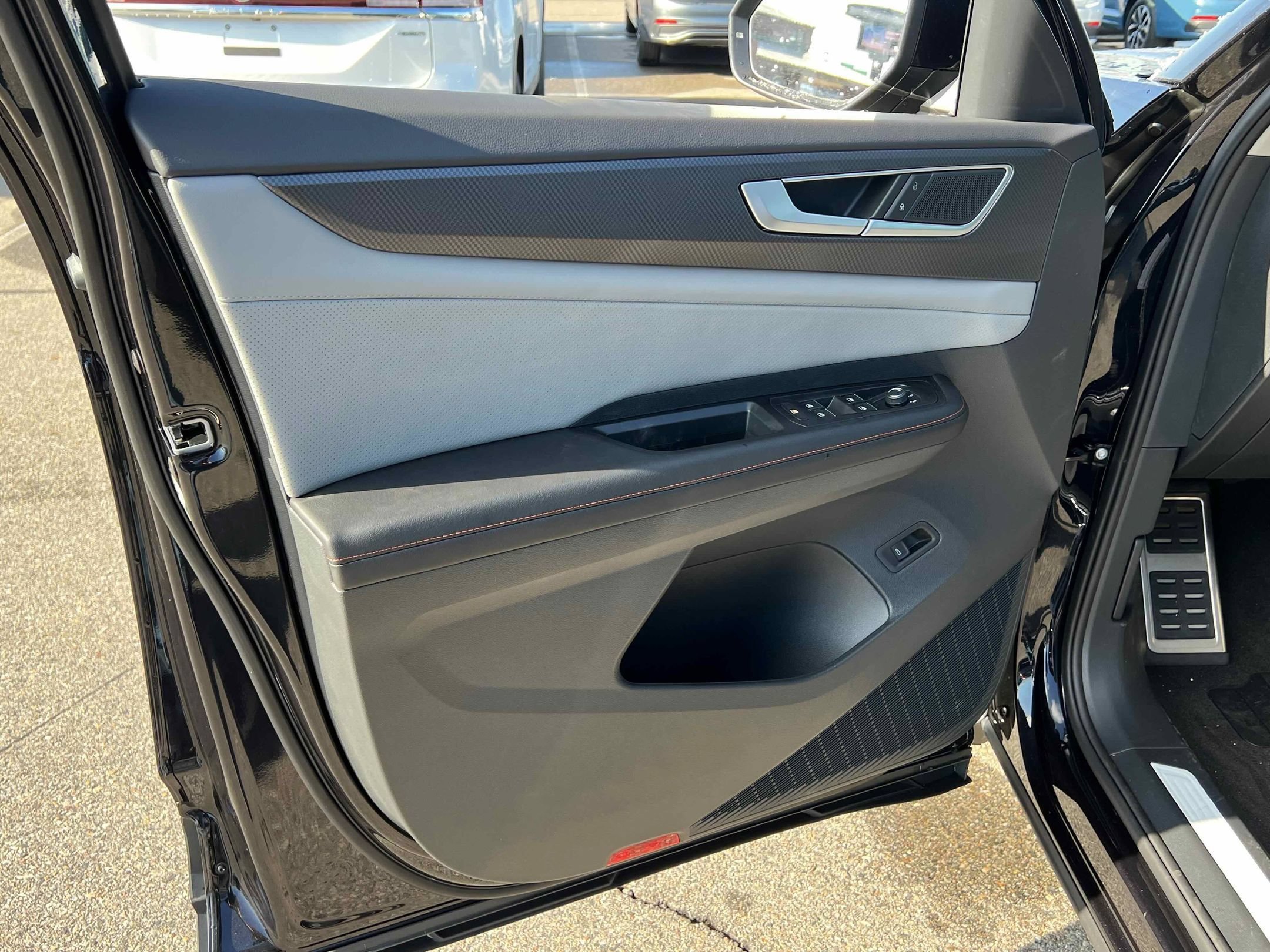 New 2026 Deep Black Volkswagen 2.0T Peak Edition image 16