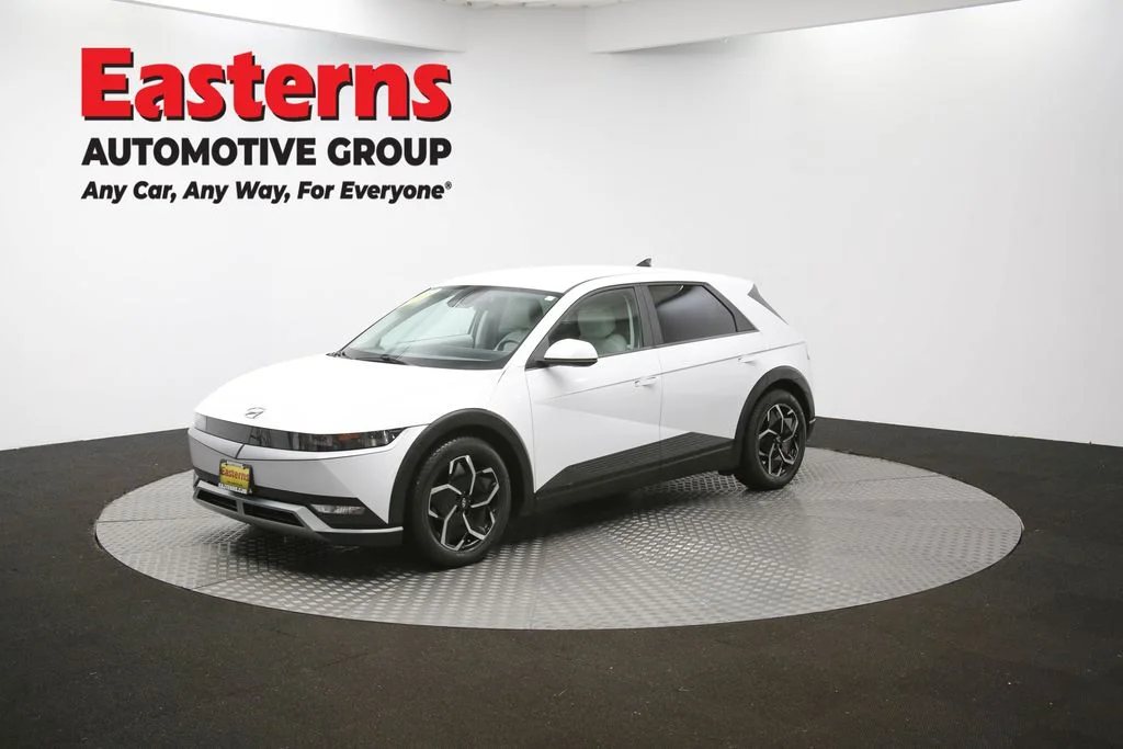 Used 2023 White Hyundai SEL image 56