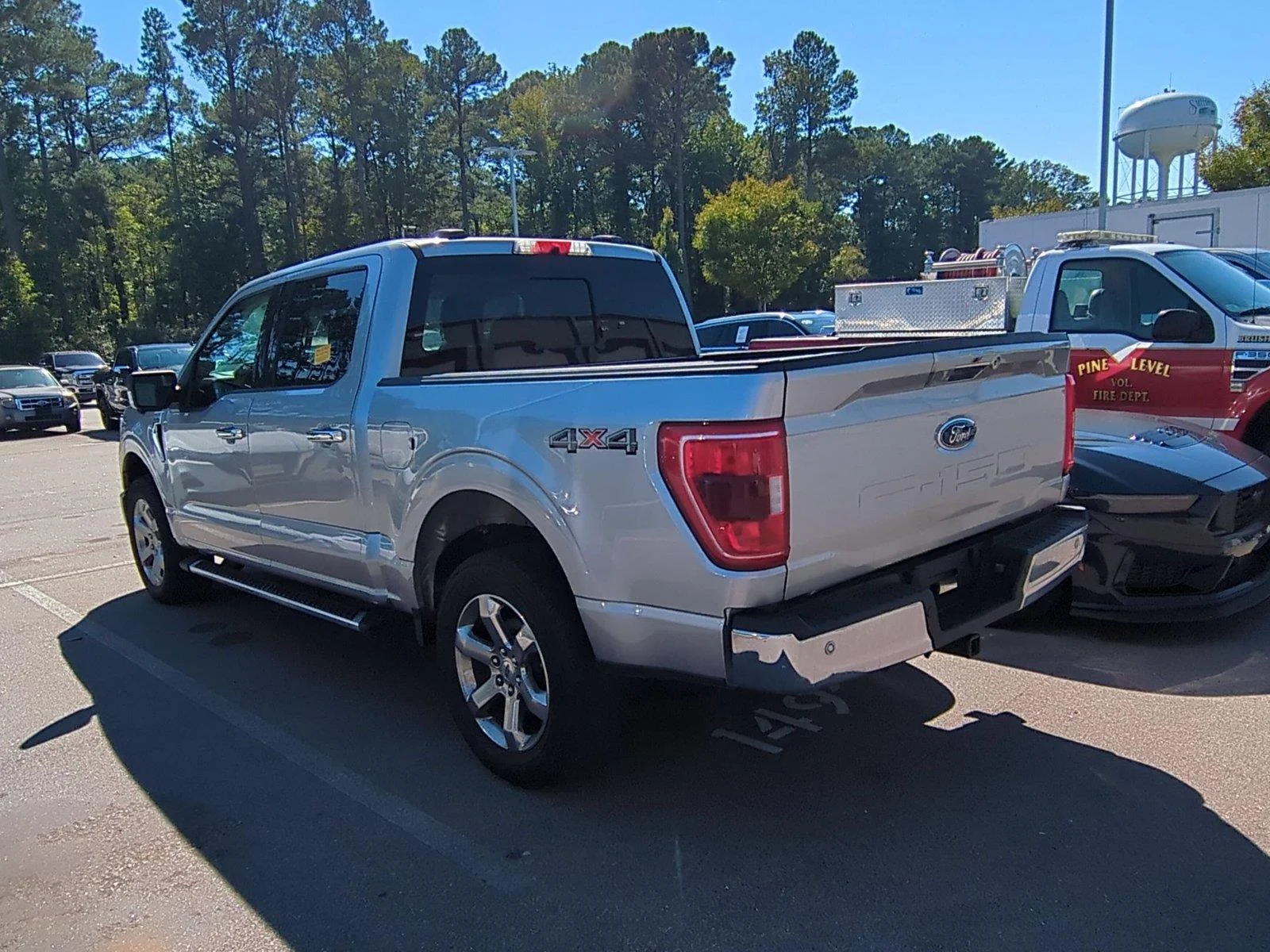 Used 2022 Iconic Silver Ford XLT image 4