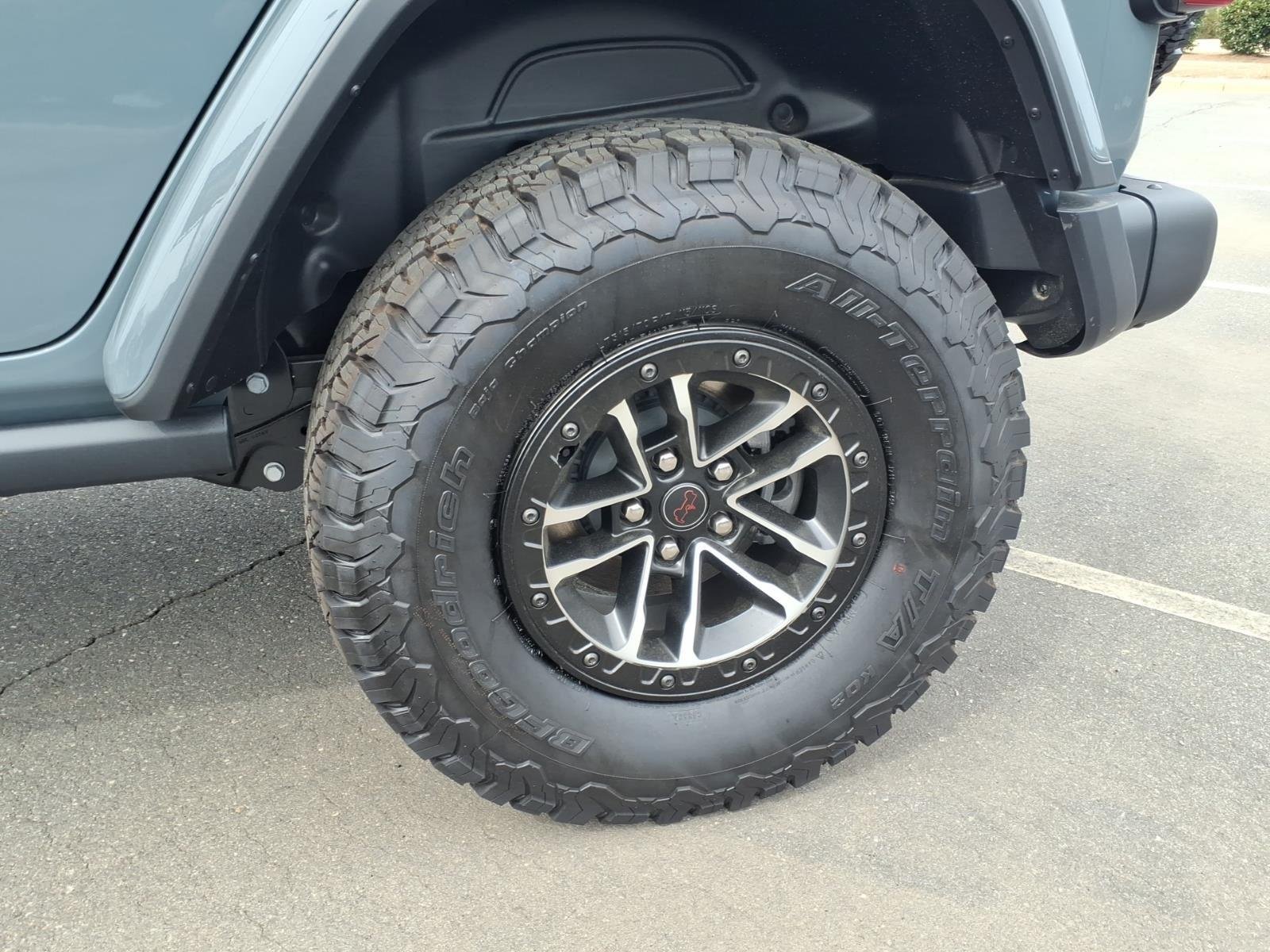 New 2026 Anvil Clear-Coat Exterior Paint Jeep Rubicon X image 12