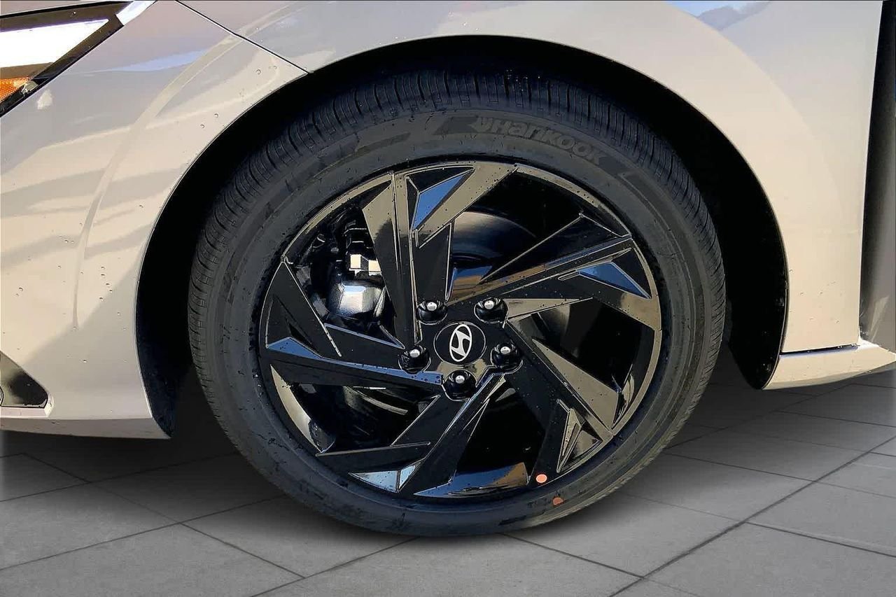 New 2026 Fluid Metal Hyundai SEL Sport Premium image 11