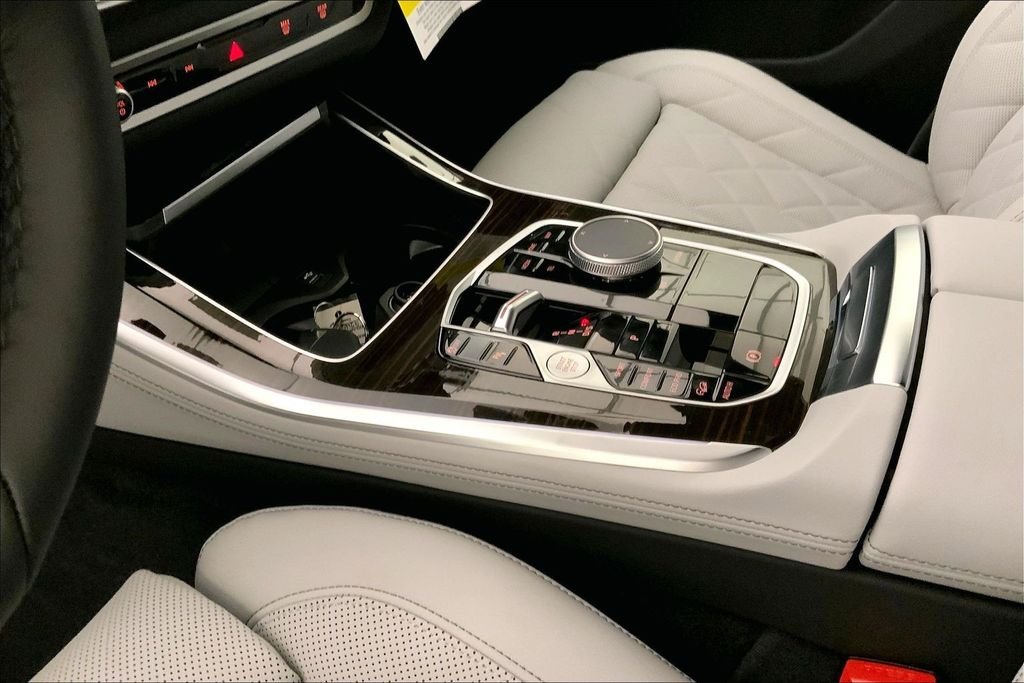 Used 2026 Skyscraper Grey Metallic BMW  image 6