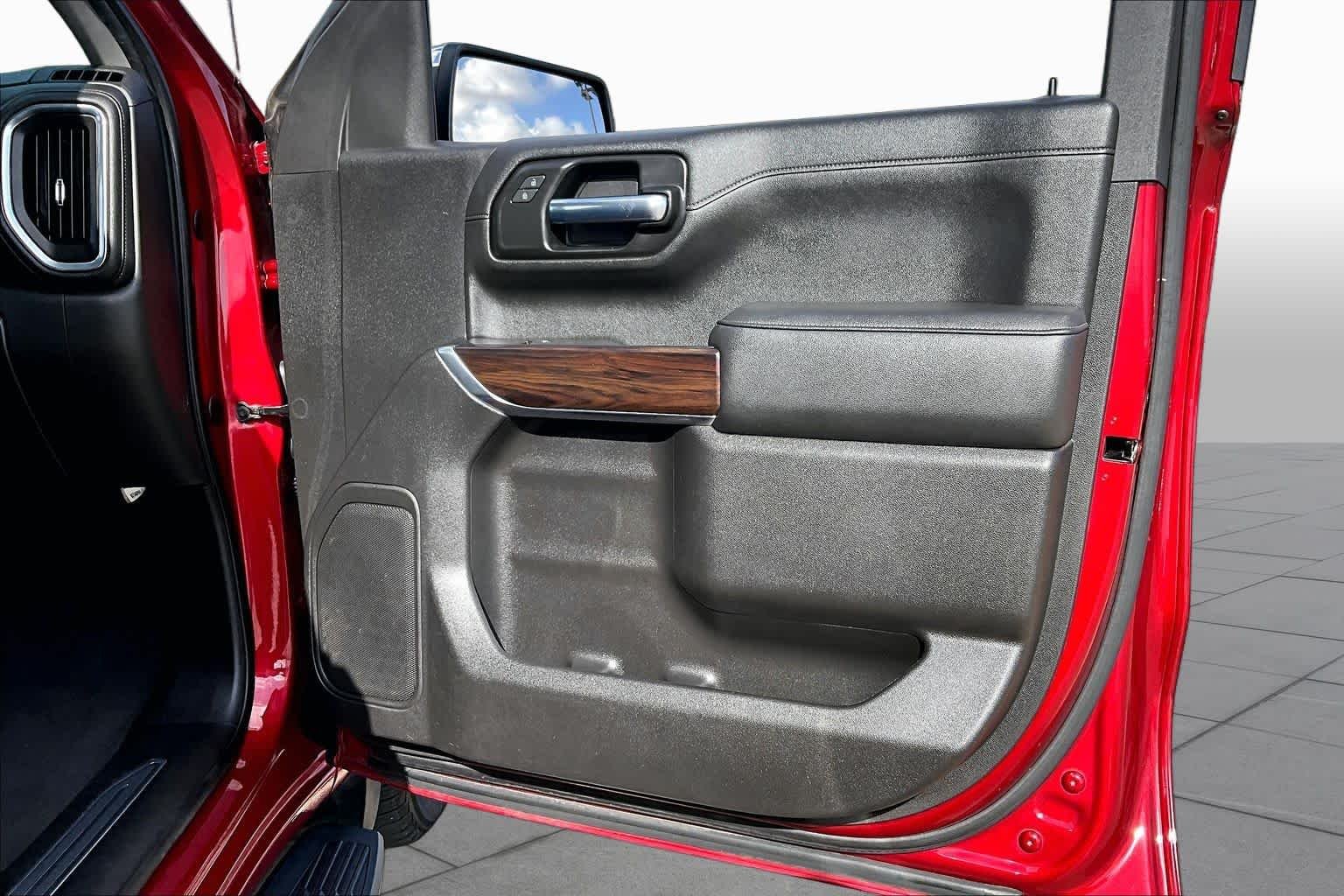 Used 2020 RED QUARTZ TINTCOAT GMC SLT image 22