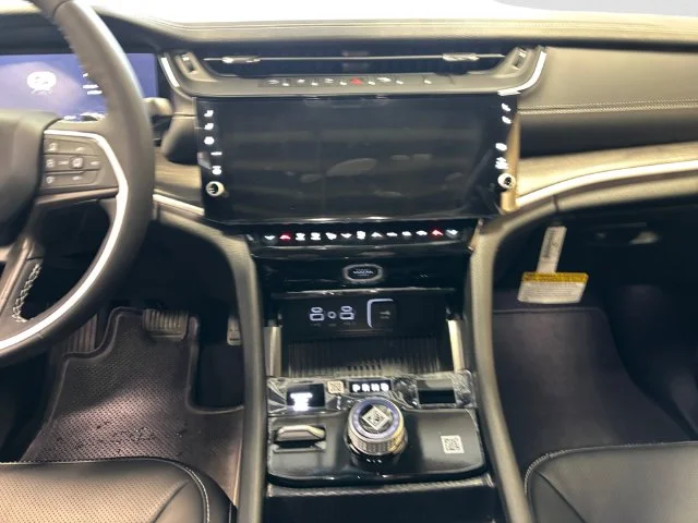 New 2027 White Jeep Limited Reserve image 12