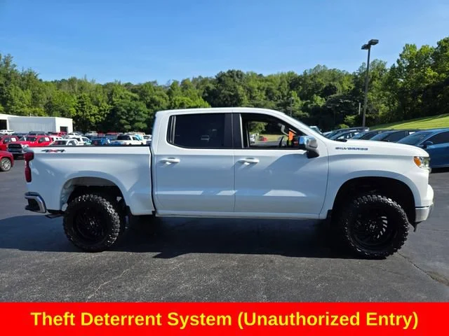 Used 2025 Summit White Chevrolet LT image 10