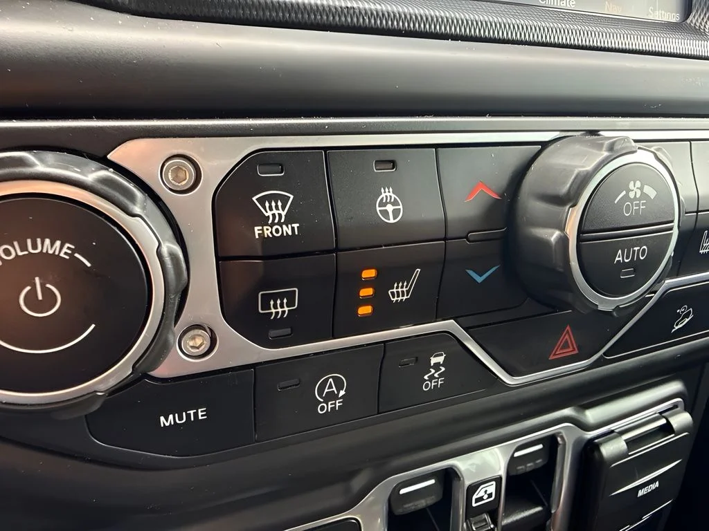 Used 2020 Gray Jeep Unlimited Sahara Altitude image 12