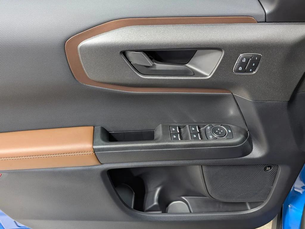 New 2026 Velocity Blue Metallic Ford Outer Banks® image 10