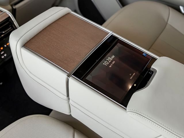 Used 2025 Icy White Gloss Land Rover SV image 26
