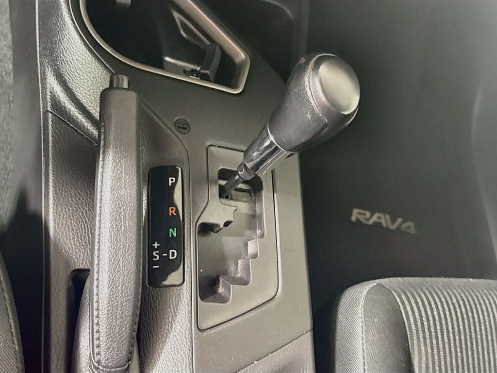 Used 2018 Gray Toyota LE image 15