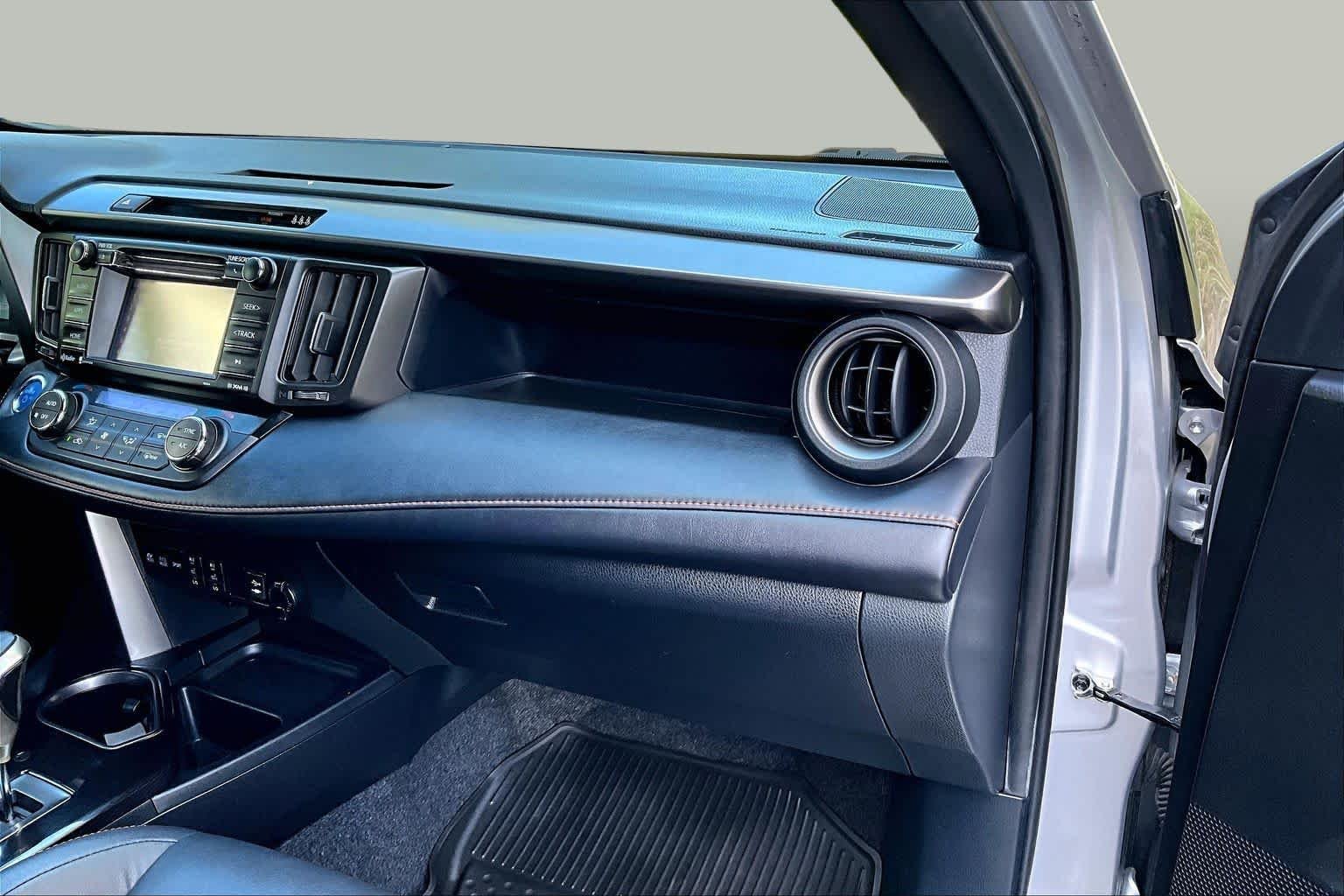 Used 2018 Silver Sky Metallic Toyota Hybrid SE image 19
