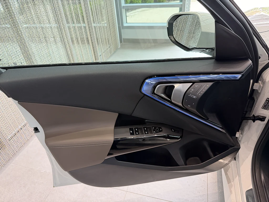New 2026 Alpine White BMW 30 xDrive image 11