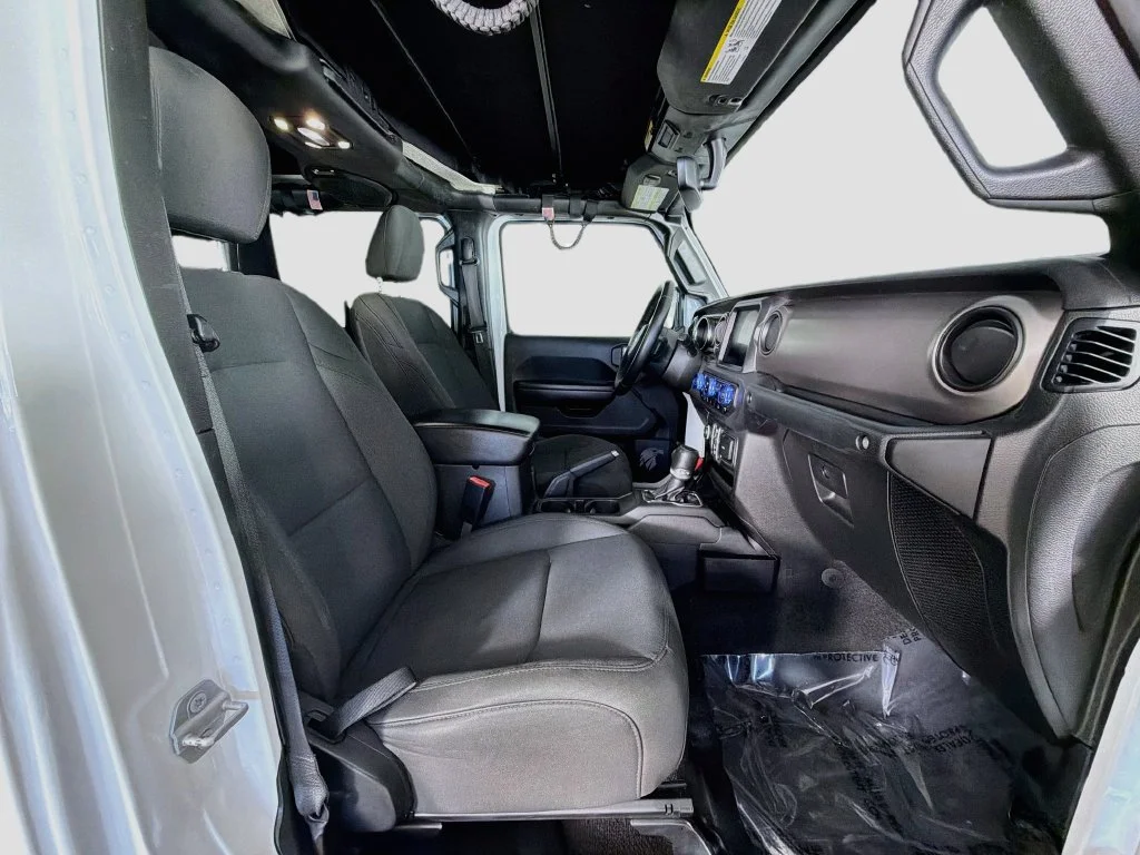 Used 2021 White Jeep Willys image 26