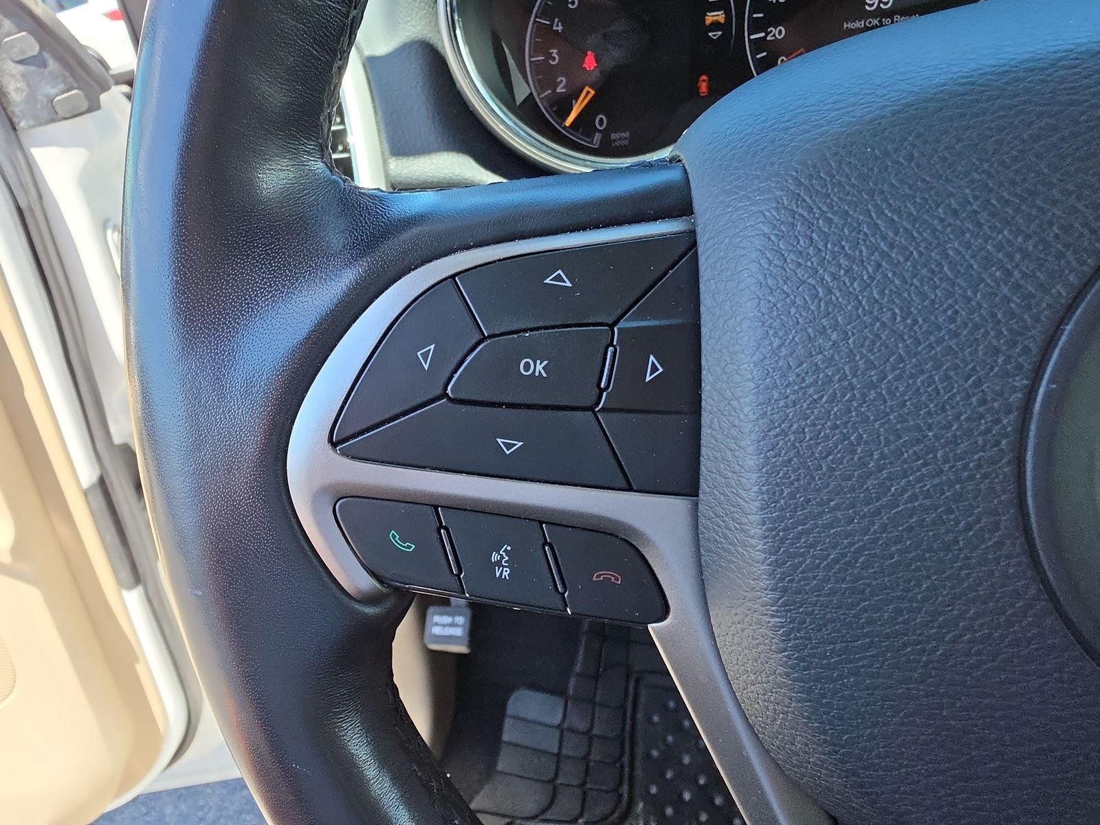 Used 2022 White Jeep Limited image 21