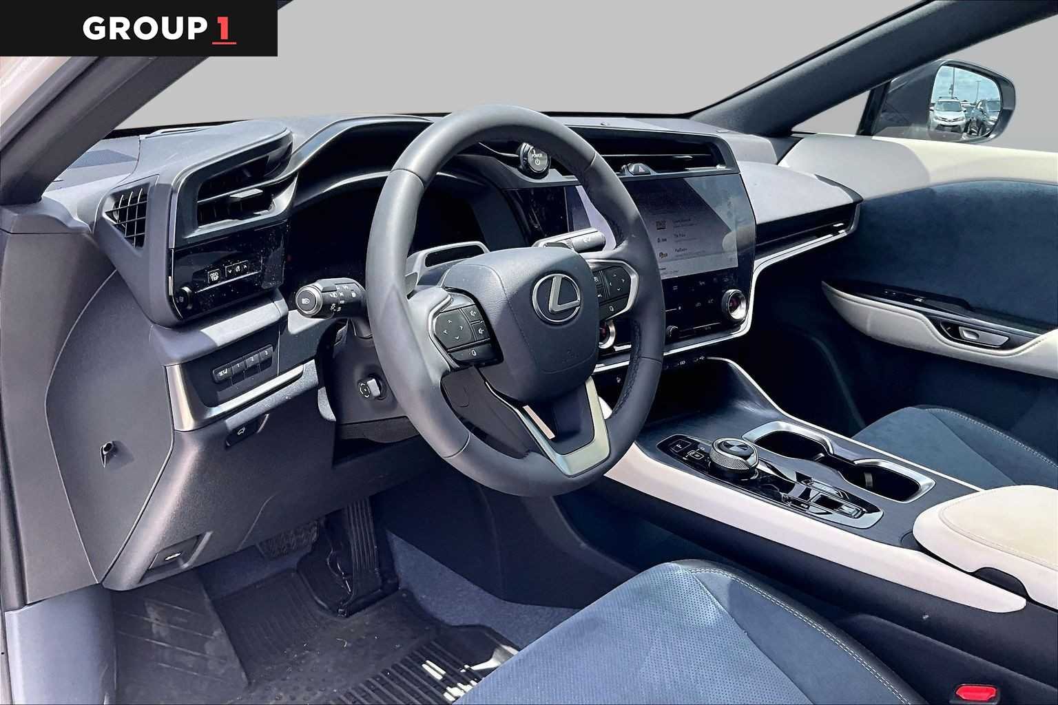 Used 2023 Eminent White Pearl Lexus Luxury image 14