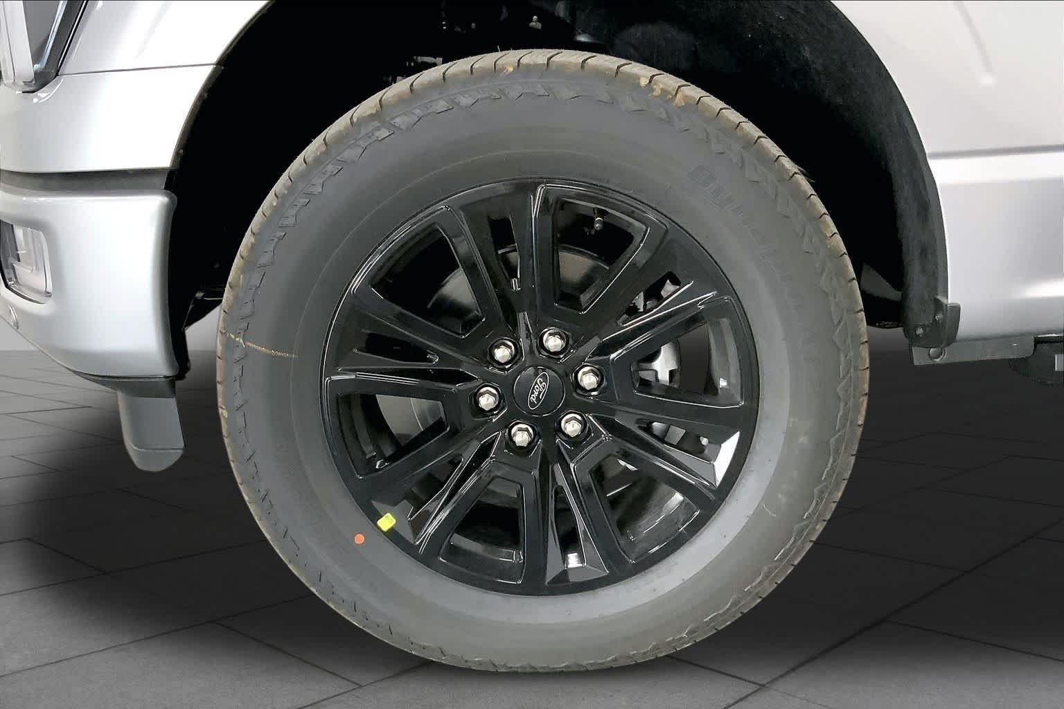 New 2026 Iconic Silver Metallic Ford Platinum® image 8