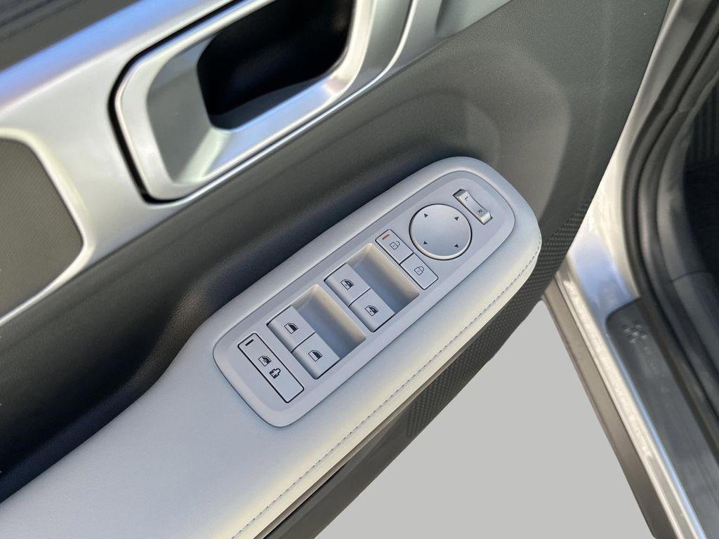 New 2026 Shimmering Silver Pearl Hyundai SEL FWD image 15