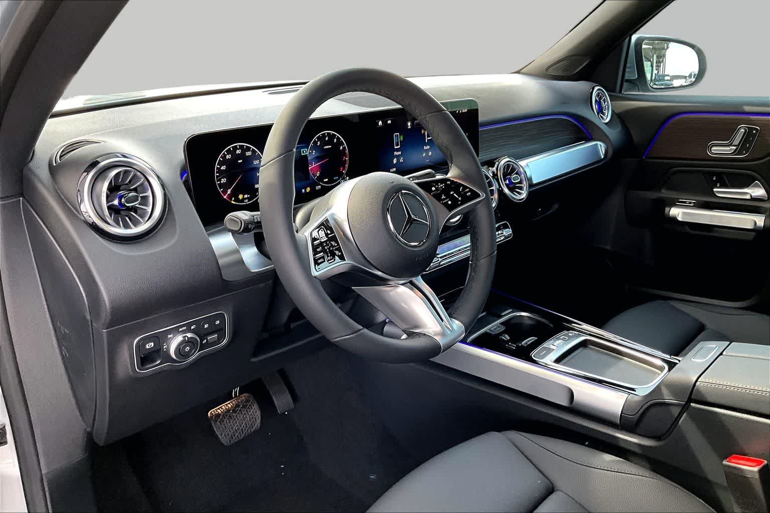 Used 2026 Cirrus Silver Metallic Mercedes-Benz GLB 250 image 10