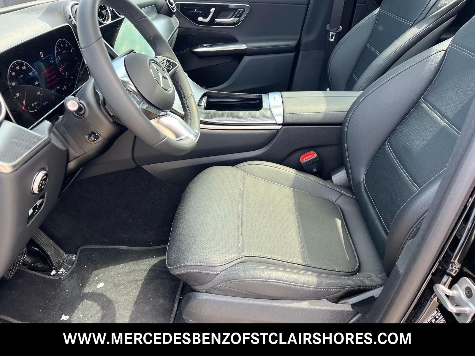 New 2026 Black Mercedes-Benz GLC 300 image 19