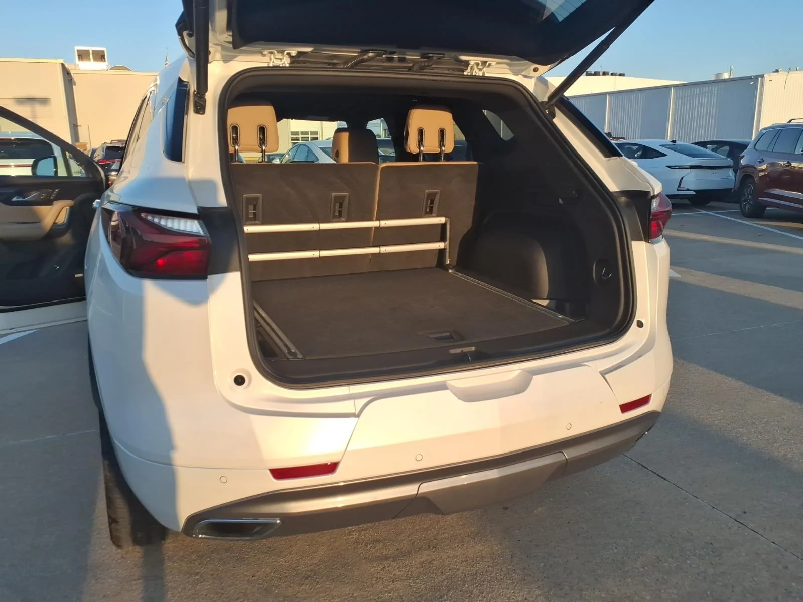 Used 2021 Iridescent Pearl Tricoat Chevrolet Premier image 16