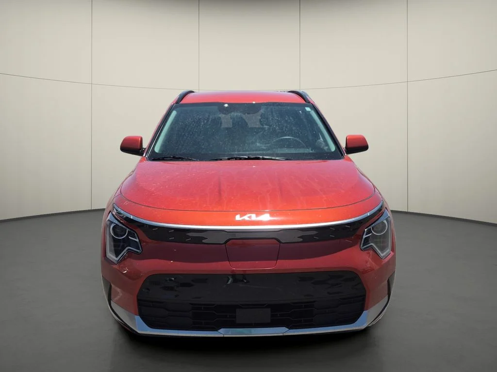 Used 2023 Fire Kia Wind image 2