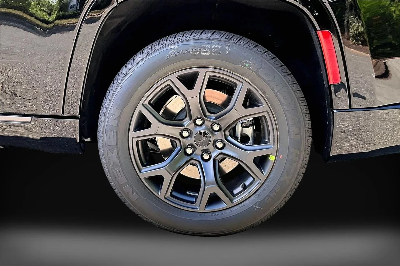 New 2026 High Gloss Black Jeep Limited Altitude image 35