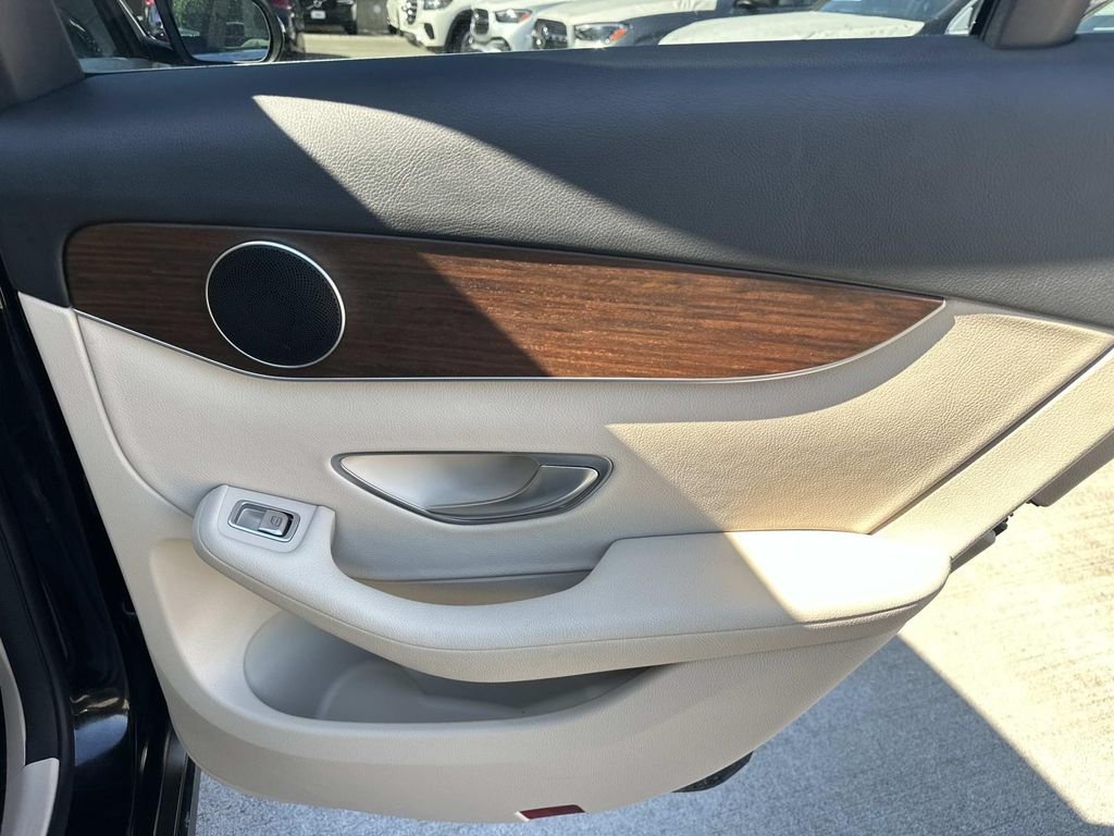 Certified Used 2022 Black Mercedes-Benz GLC 300 image 12