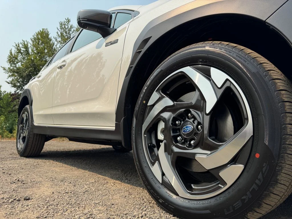 New 2026 CRYSTAL WHITE PEARL Subaru Limited Hybrid image 61
