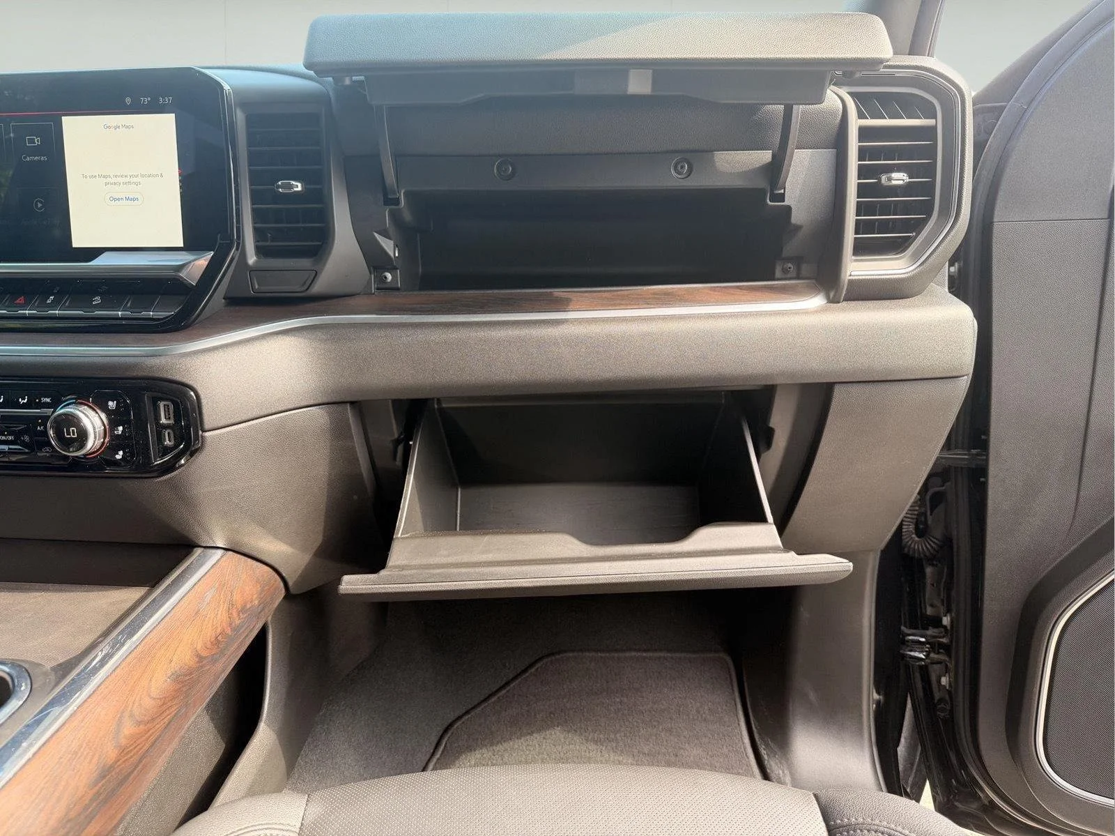 Used 2025 Onyx Black GMC SLT image 19