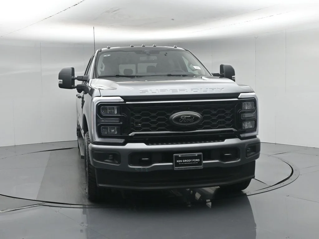 New 2026 Carbonized Gray Metallic Ford XLT image 55