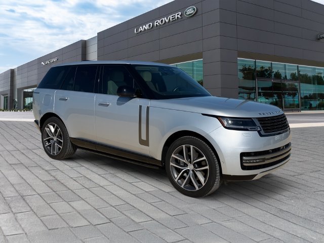 Used 2024 Silver Land Rover SE image 7