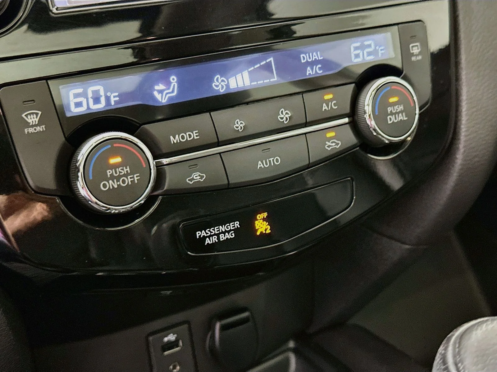 Used 2015 Gun Metallic Nissan SL image 16