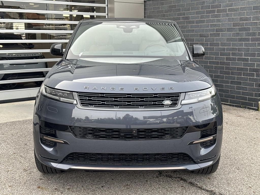 New 2026 Varesine Blue Land Rover Dynamic SE image 2