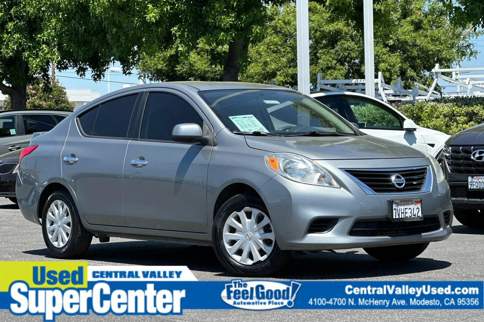 Used 2014 Magnetic Gray Nissan SV image 1