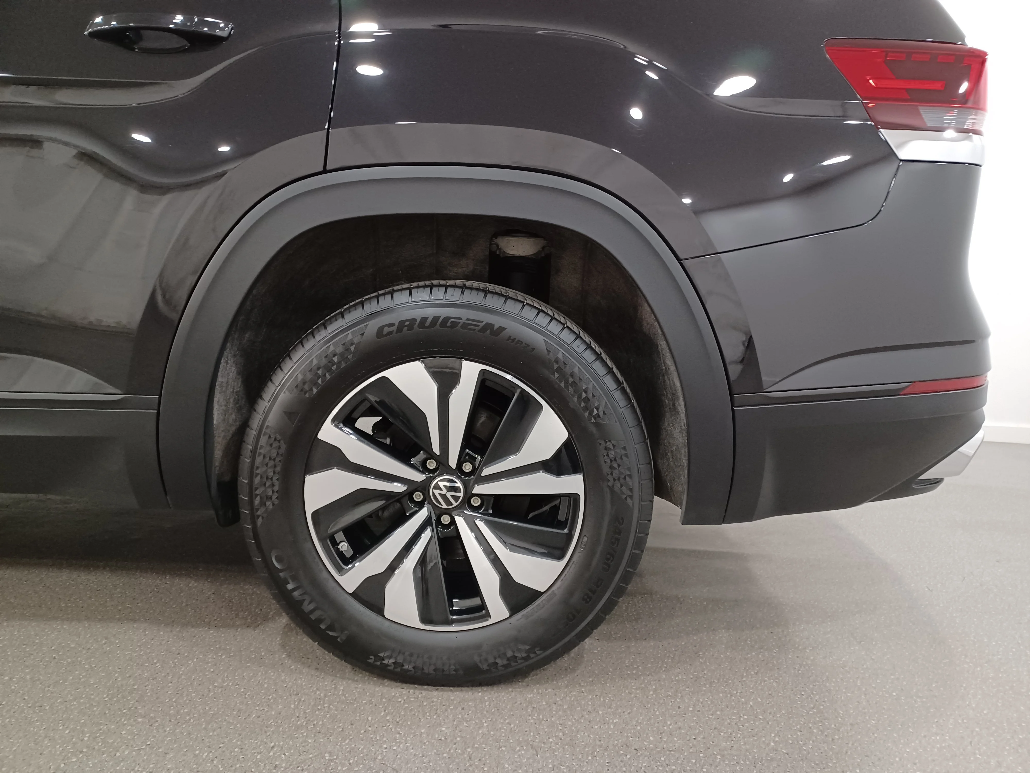 Certified Used 2025 Deep Black Pearl Volkswagen Comfortline 4Motion*AWD | Adaptive Cruise | Remote Start | Cooled Leather | Pano Roof | Htd Wheel image 20
