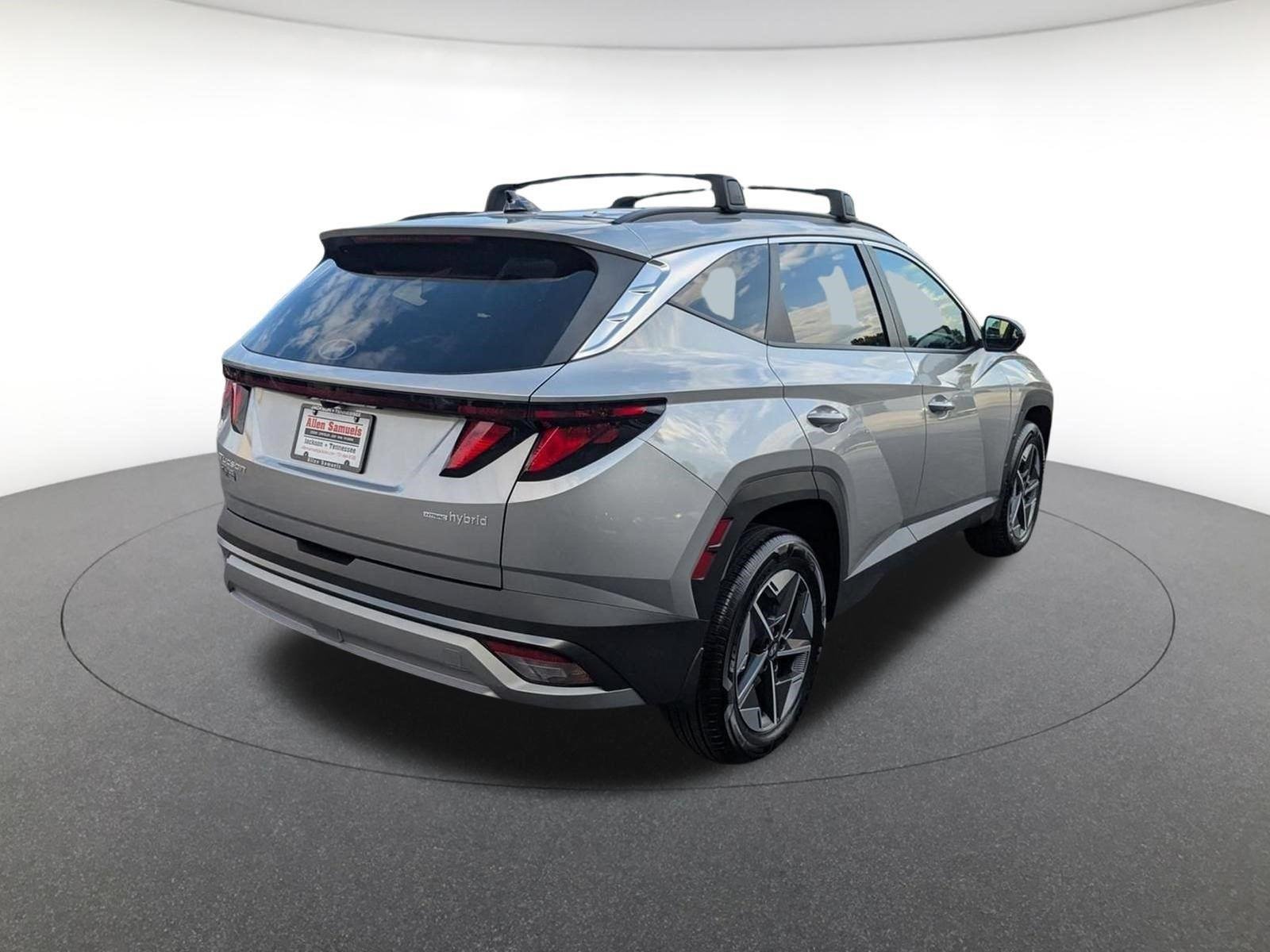 New 2026 Shimmering Silver Hyundai SEL image 4