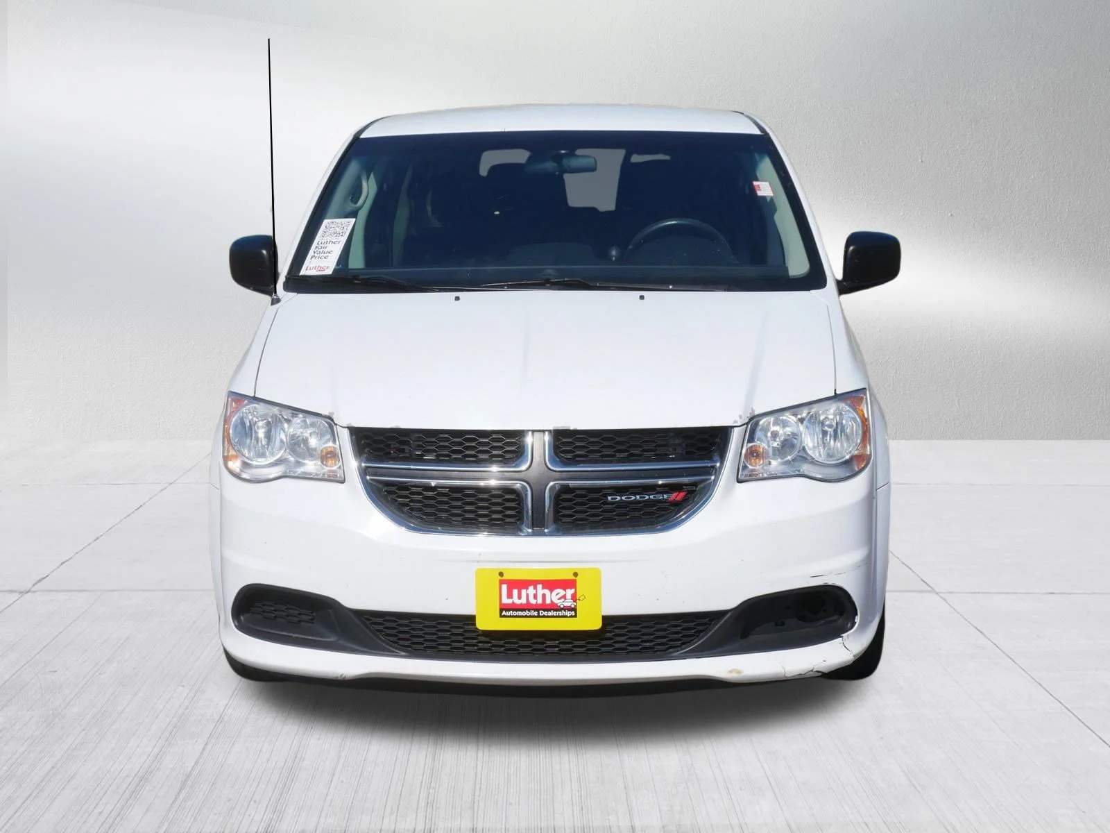 Used 2017 Dodge Grand Caravan SE with VIN 2C4RDGBGXHR762302 for sale in Cambridge, Minnesota