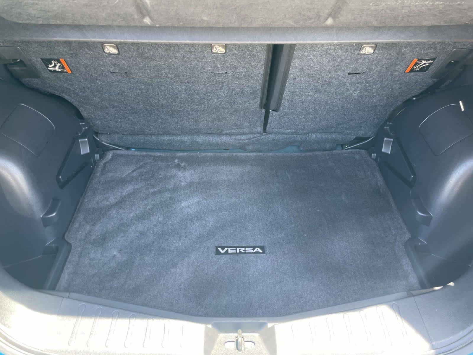 Used 2014 Metallic Peacock Nissan SV image 18