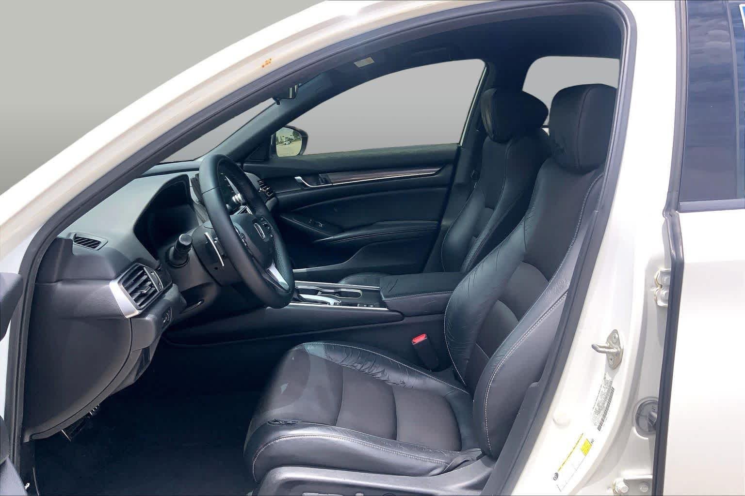 Used 2018 Platinum White Pearl Honda Sport 1.5T image 8