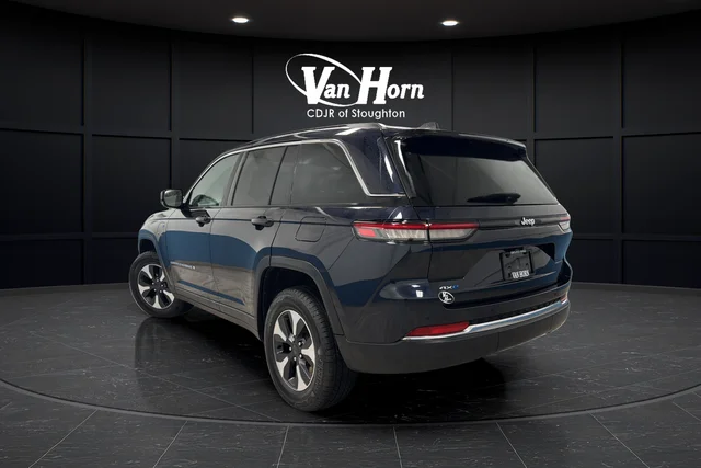 Used 2023 Midnight Sky Jeep 4xe image 5