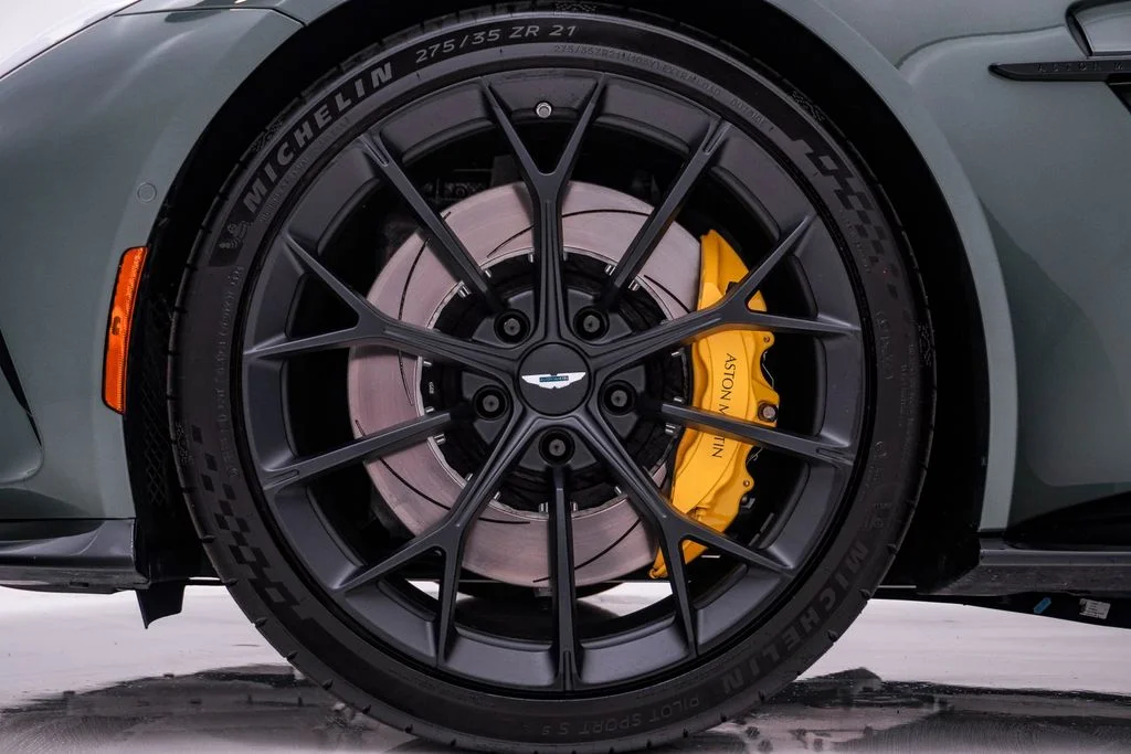 Used 2025 Q Chiltern Green Aston Martin Coupe image 15