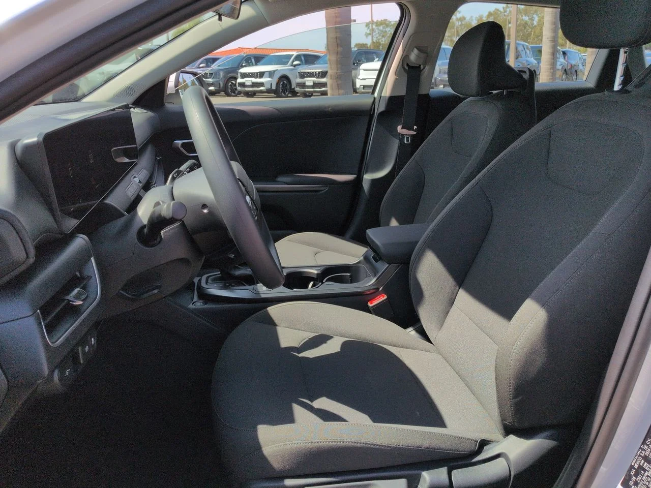 New 2026 Snow White Pearl Kia LXS image 20