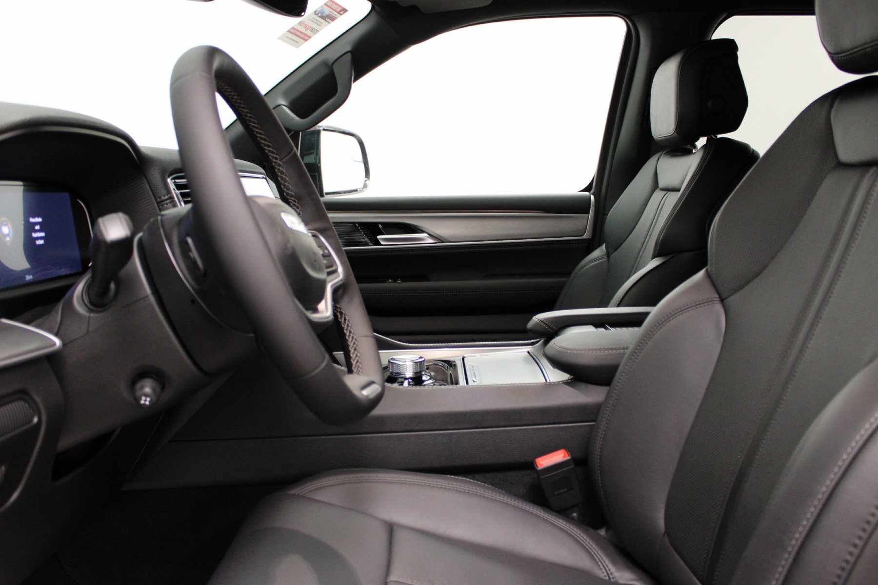 New 2026 High Gloss Black Exterior Paint Jeep Limited Altitude 4x4 image 24