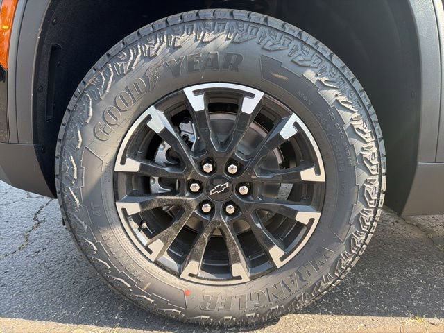 New 2026 Mosaic Black Metallic Chevrolet Z71 image 11