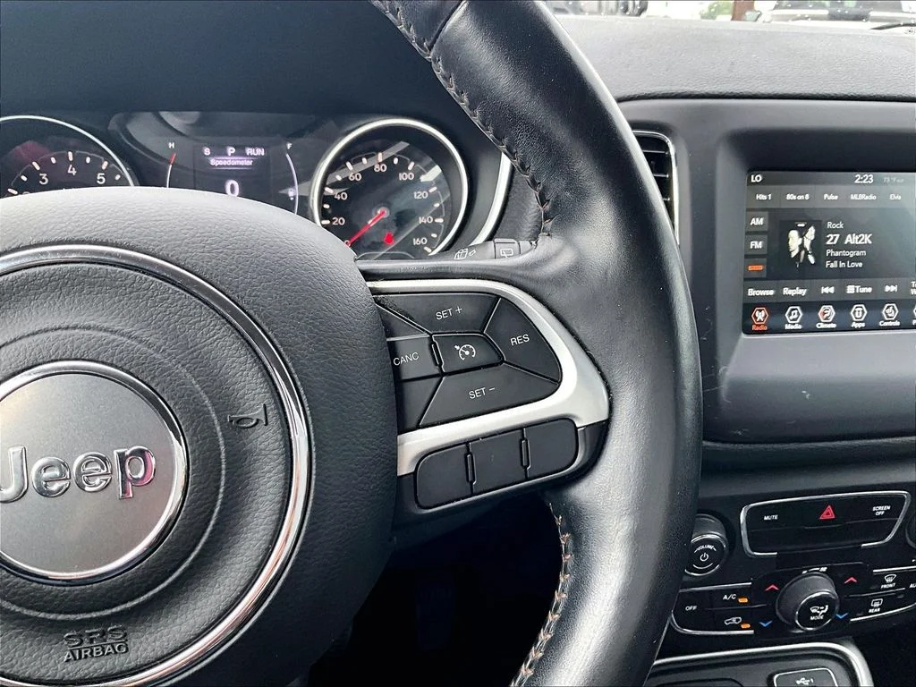 Used 2019 Blue Jeep Latitude image 20