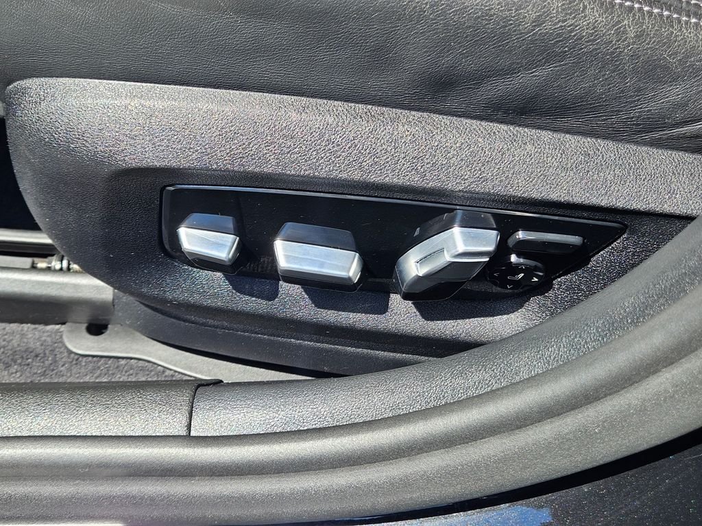 Used 2020 Black Sapphire Metallic BMW Base image 36