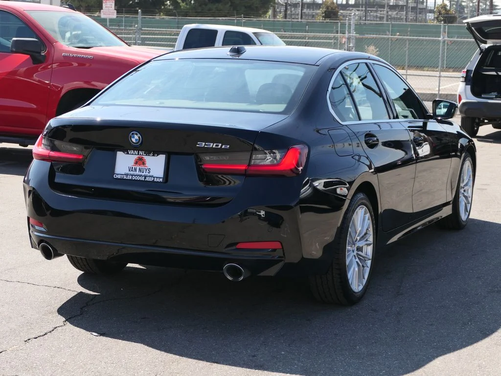 Used 2024 Jet Black BMW 330e iPerformance image 3