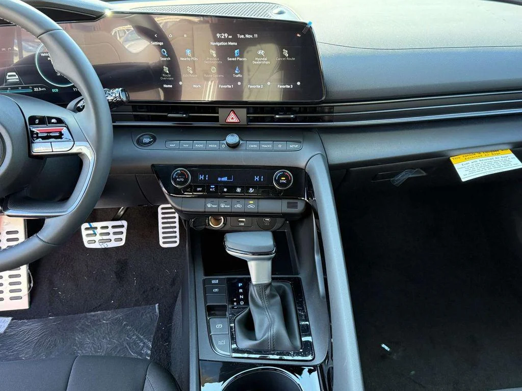 2025 Hyundai Elantra Blue - Photo 18